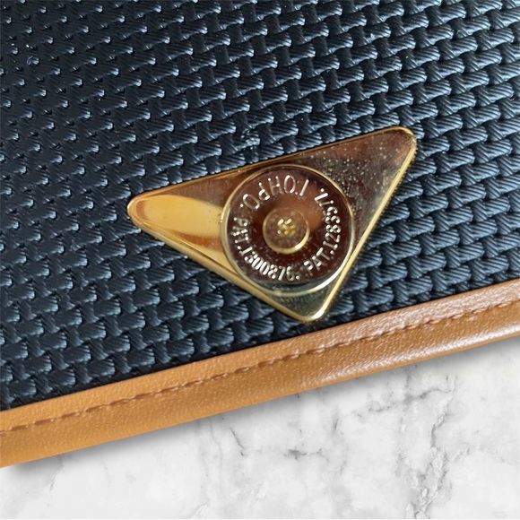 YSL Yves Saint Laurent Clutch Crossbody Bag ✨ - Picture 9 of 15